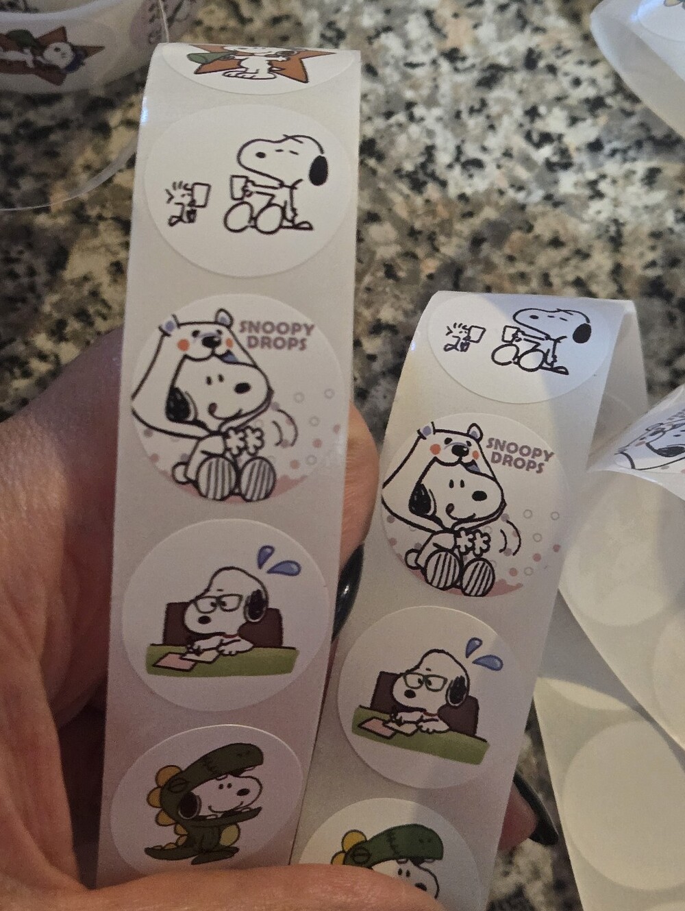 Snoopy Round Sticker Set - Pastel Multi-Color - Picture 4 of 7
